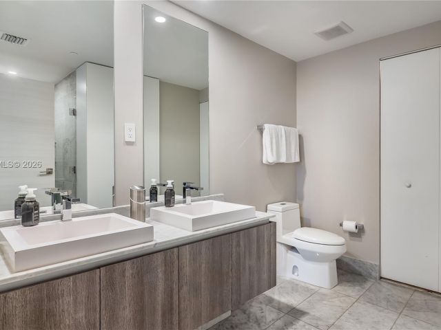 Apartment for sale  Unit #4407 - photo 7452775