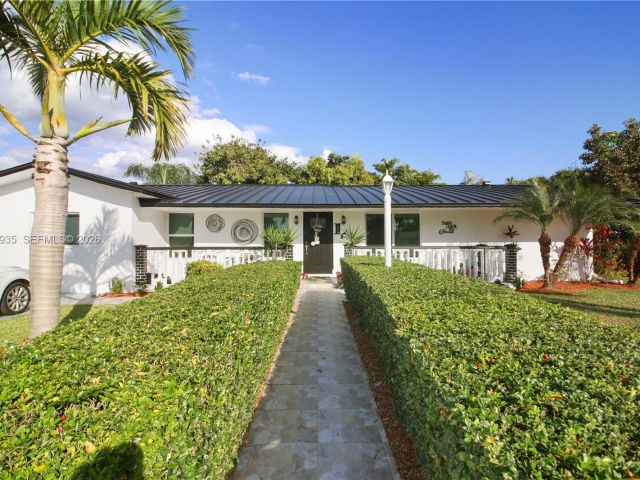 Home for sale at 16323 SW 103rd Pl - photo 7515021