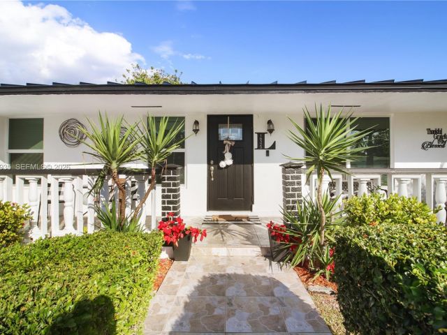 Home for sale at 16323 SW 103rd Pl - photo 7515022