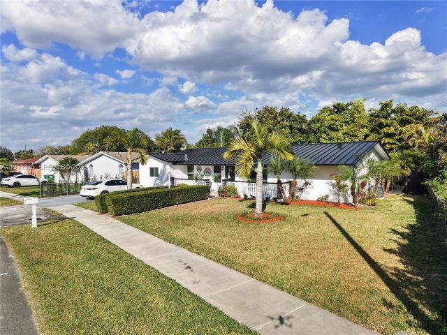 Home for sale at 16323 SW 103rd Pl - photo 7515024