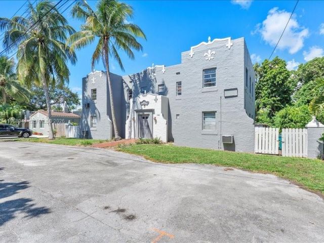 Home for sale at 11402 NE 8th Ct - photo 7514727