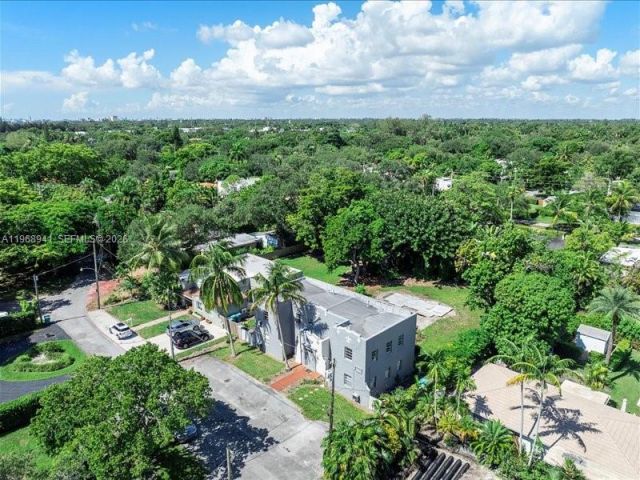 Home for sale at 11402 NE 8th Ct - photo 7514734