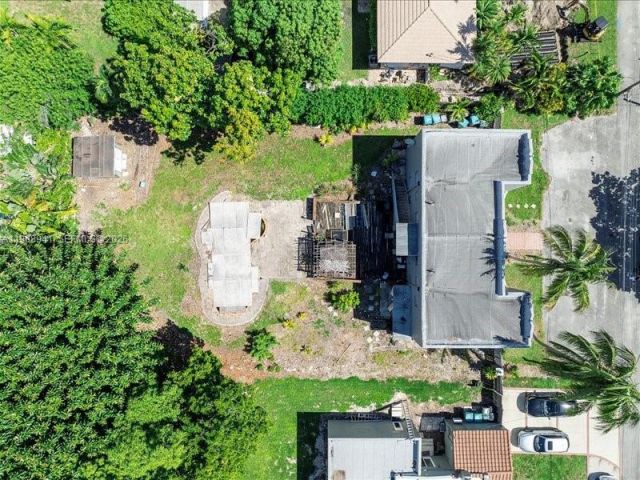 Home for sale at 11402 NE 8th Ct - photo 7514737