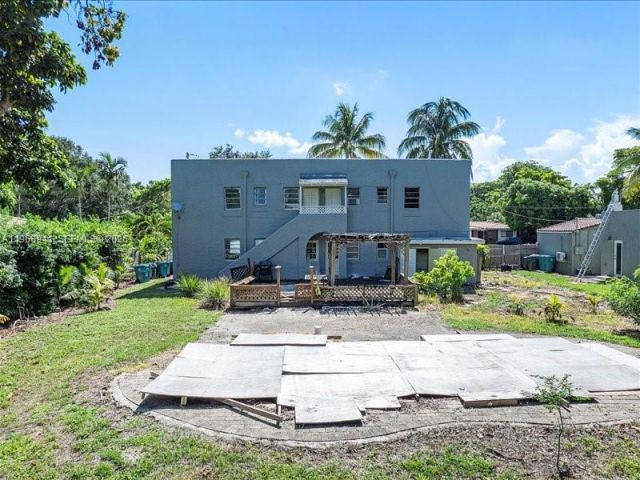 Home for sale at 11402 NE 8th Ct - photo 7514739