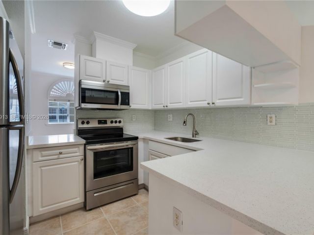 Home for rent at 7733 SW 94th Ln . - photo 7493521