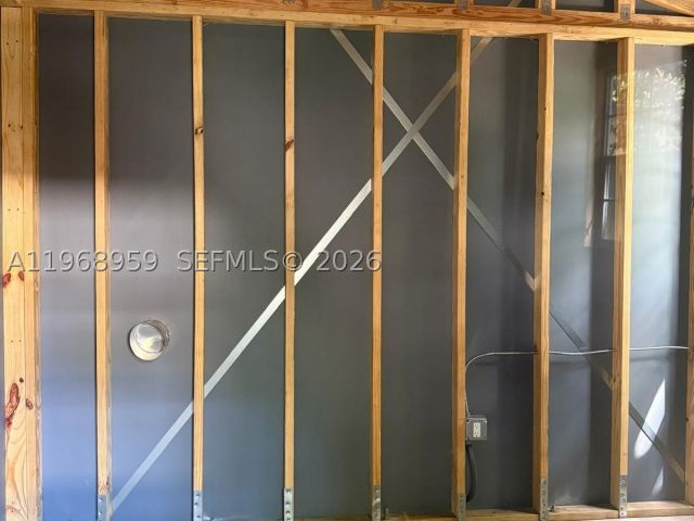 2-bedroom home for sale in Miami - 235 NE 46th St - MondialRealty