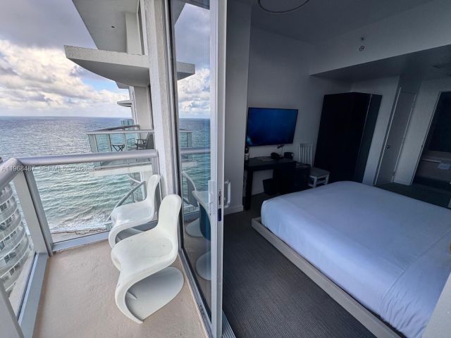 Apartment for sale  Unit #2406 - photo 7495125