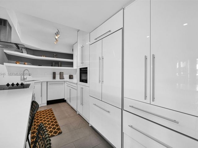 Apartment for sale  Unit #714 - photo 7505462