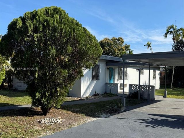 Home for rent at 480 NE 127th St - photo 7475829