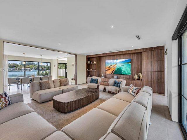 Home for rent at 1170 S Biscayne Point Rd N/A - photo 7469551