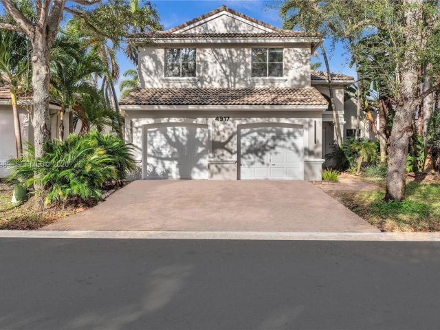 Home for rent at 4917 SW 32nd Way - photo 7472413