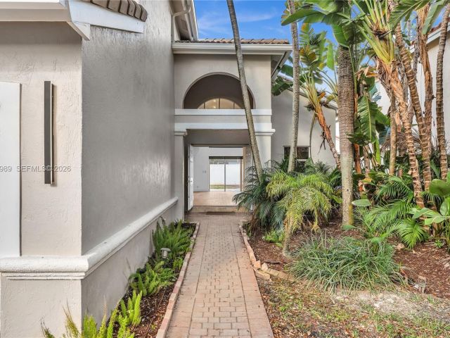 Home for rent at 4917 SW 32nd Way - photo 7472414