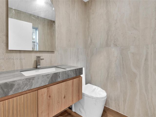 Home for rent at 4917 SW 32nd Way - photo 7472415