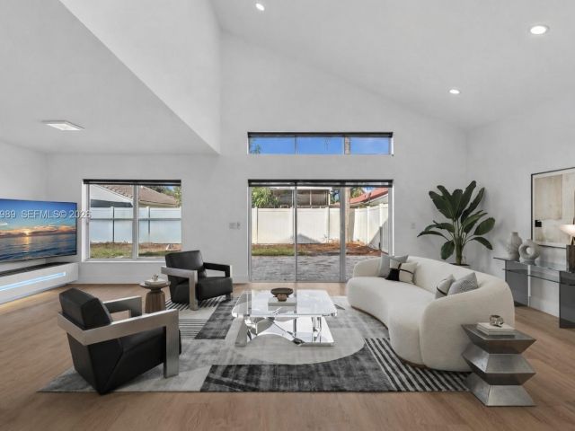 Home for rent at 4917 SW 32nd Way - photo 7472416