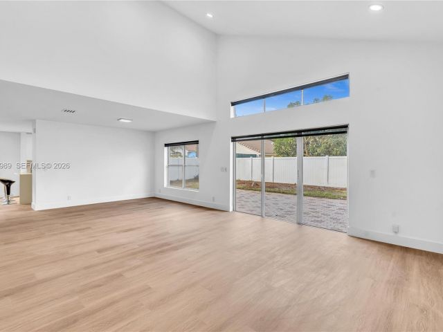 Home for rent at 4917 SW 32nd Way - photo 7472417