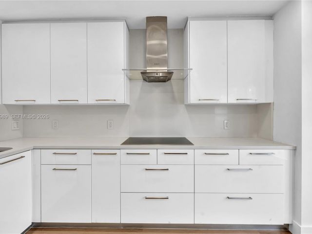 Home for rent at 4917 SW 32nd Way - photo 7472427