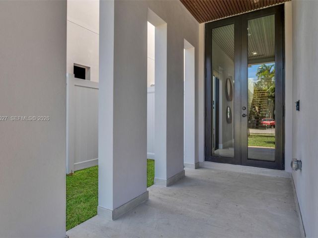 Home for rent at 920 NE 17th Ave B - photo 7483731