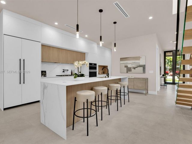 Home for rent at 920 NE 17th Ave B - photo 7483740