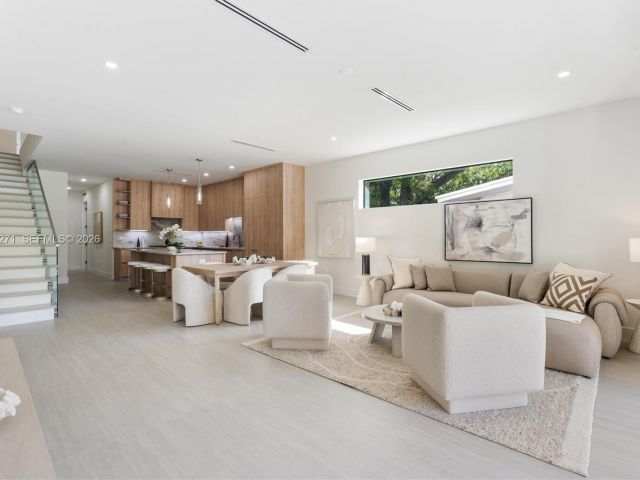 4-bedroom home for sale in Fort Lauderdale - 912 SE 13th St - MondialRealty