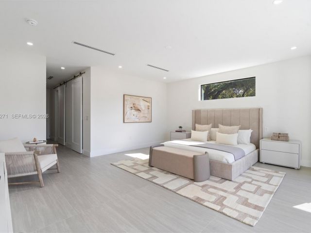 4-bedroom home for sale in Fort Lauderdale - 912 SE 13th St - MondialRealty