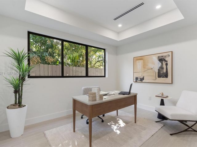 4-bedroom home for sale in Fort Lauderdale - 912 SE 13th St - MondialRealty