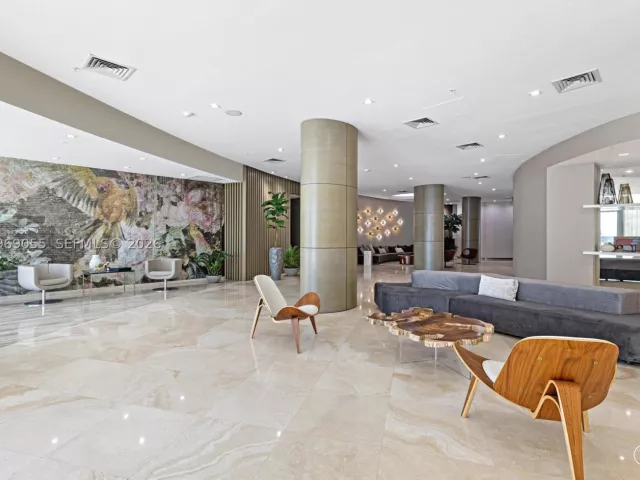 2-bedroom condo for rent in Bal Harbour - 10275 Collins Ave 102 - MondialRealty