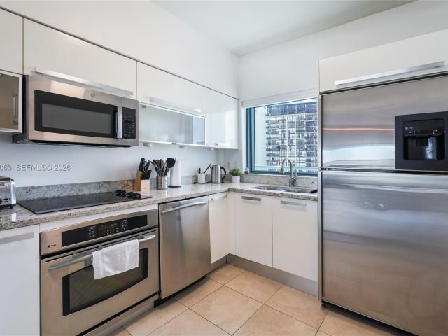 Apartment for rent  Unit #1106 - photo 7491589