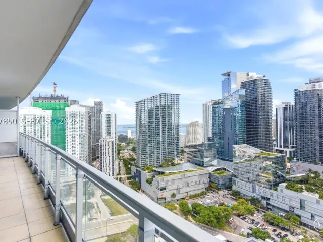 2-bedroom condo for sale in Miami - 92 SW 3rd St 3804 - MondialRealty