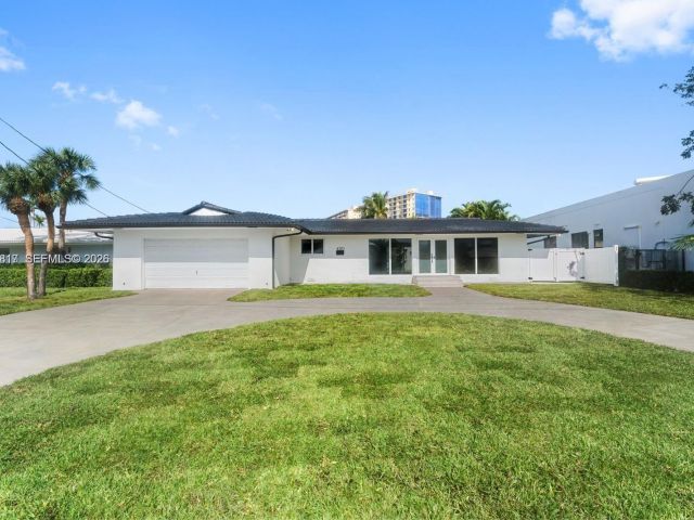 5-bedroom home for sale in Hallandale Beach - 430 Tamarind Dr - MondialRealty