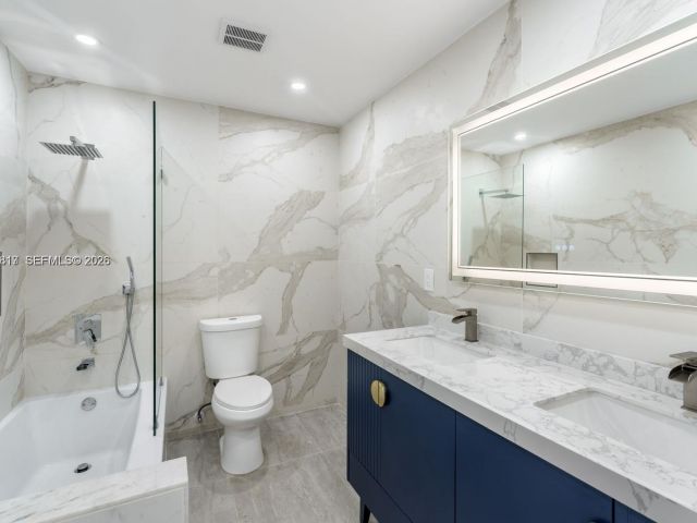 5-bedroom home for sale in Hallandale Beach - 430 Tamarind Dr - MondialRealty