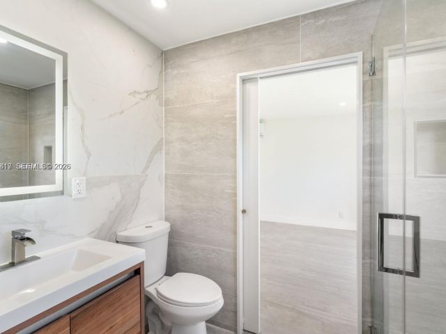 5-bedroom home for sale in Hallandale Beach - 430 Tamarind Dr - MondialRealty