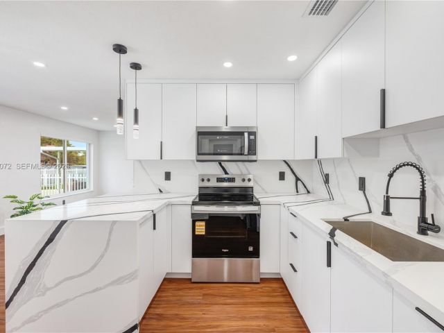 4-bedroom home for sale in Miami - 2520 NW 108th St - MondialRealty