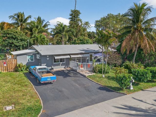 Home for sale at 4280 NE 11th Ter - photo 7478773