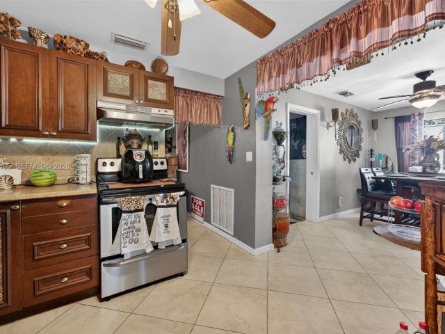 Home for sale at 4280 NE 11th Ter - photo 7478786