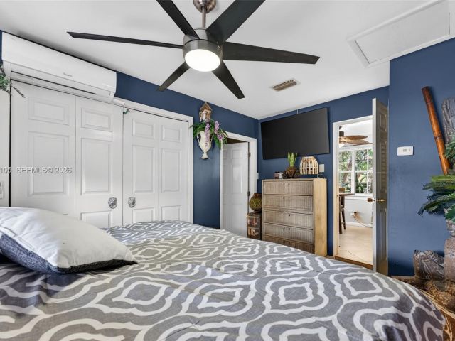 Home for sale at 4280 NE 11th Ter - photo 7478792