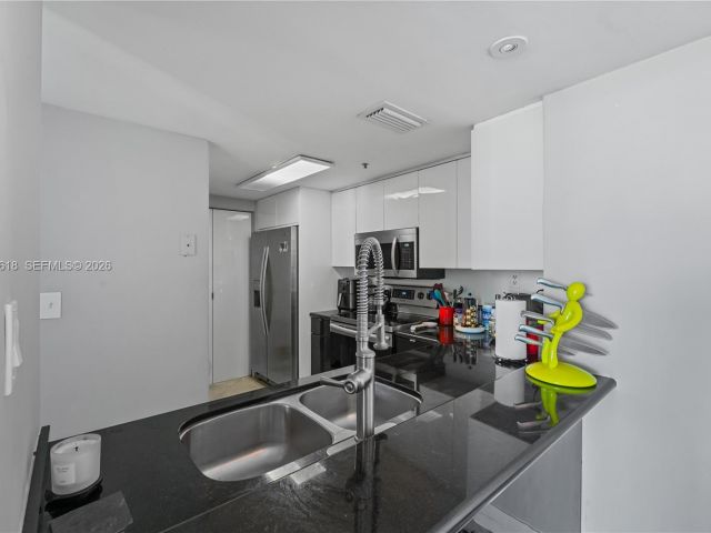 Apartment for rent  Unit #506 - photo 7508764