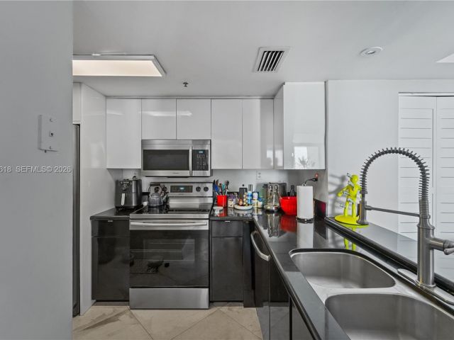 Apartment for rent  Unit #506 - photo 7508765