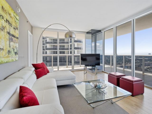 Apartment for rent  Unit #3906 - photo 7499807