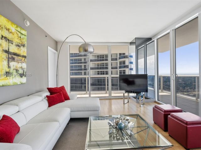 Apartment for rent  Unit #3906 - photo 7499808