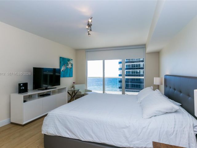 Apartment for rent  Unit #3906 - photo 7499818