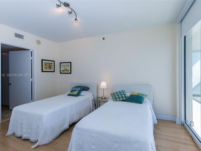 Apartment for rent  Unit #3906 - photo 7499821