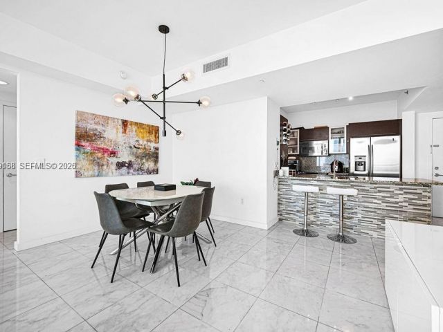 Apartment for sale  Unit #3605 - photo 7461527