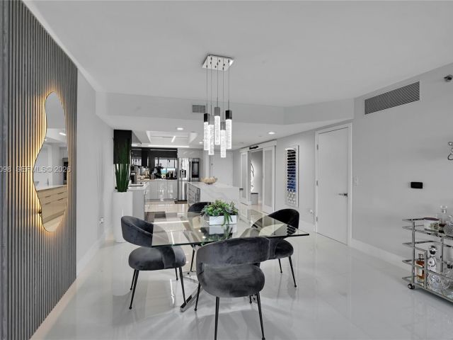 Apartment for rent  Unit #803 - photo 7500444