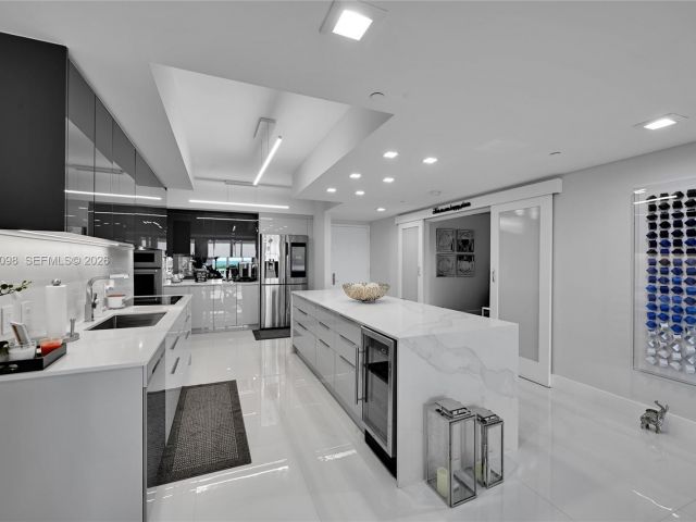 Apartment for rent  Unit #803 - photo 7500447