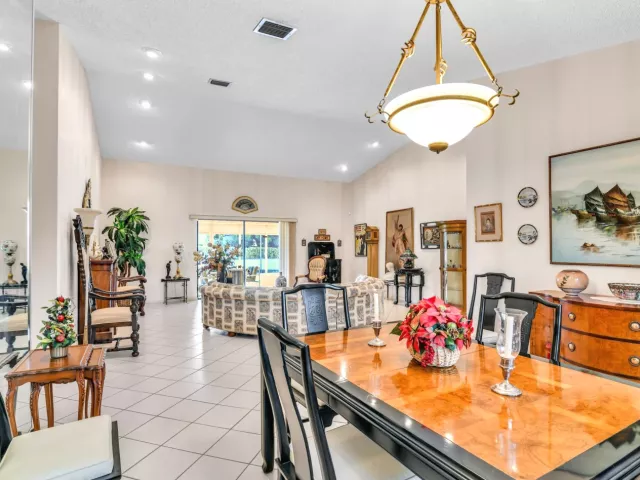 2-bedroom home for sale in Delray Beach - 2660 Riviera Drive - MondialRealty