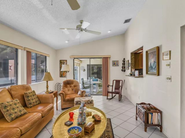 2-bedroom home for sale in Delray Beach - 2660 Riviera Drive - MondialRealty