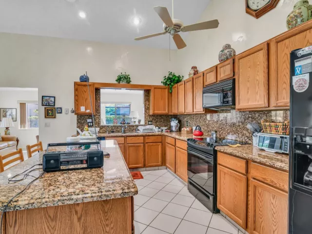 2-bedroom home for sale in Delray Beach - 2660 Riviera Drive - MondialRealty