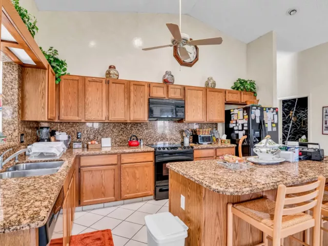 2-bedroom home for sale in Delray Beach - 2660 Riviera Drive - MondialRealty