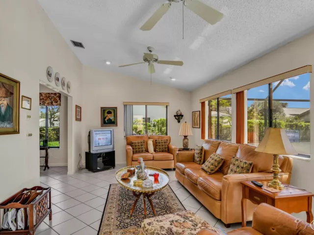 2-bedroom home for sale in Delray Beach - 2660 Riviera Drive - MondialRealty