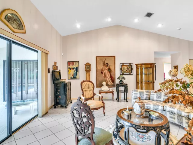 2-bedroom home for sale in Delray Beach - 2660 Riviera Drive - MondialRealty